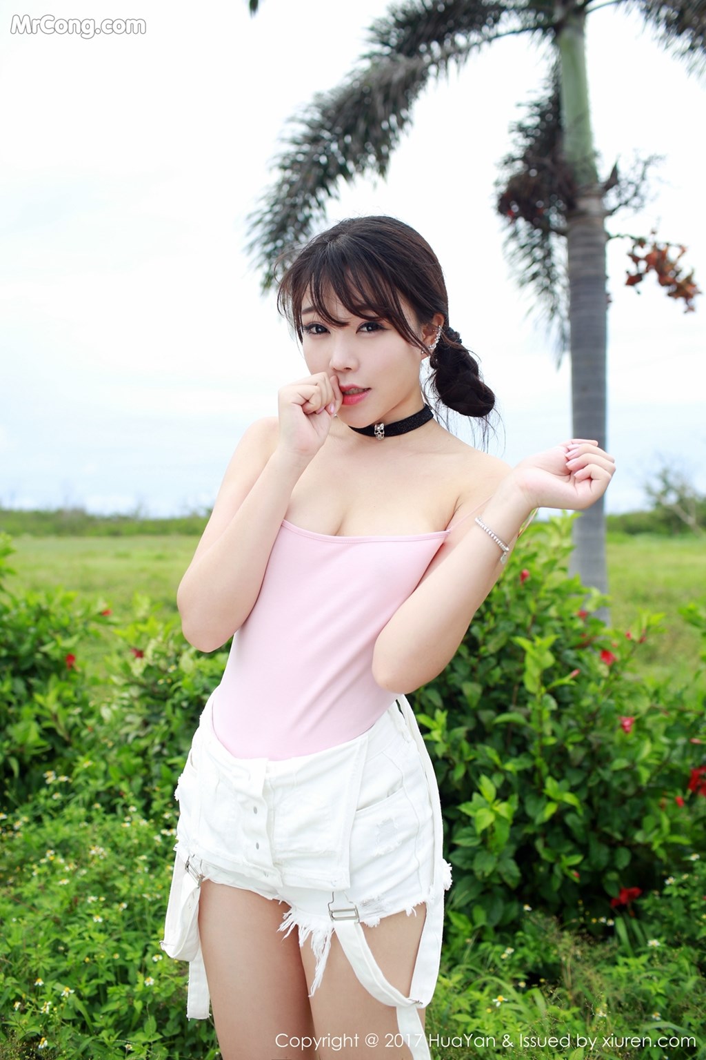 HuaYan Vol.046: Booty (芝芝) (53 images)