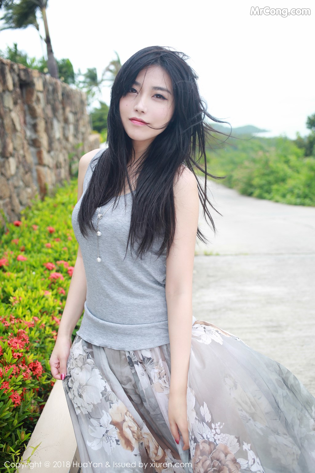 HuaYan Vol.054: Sabrina (许诺) (31 images)