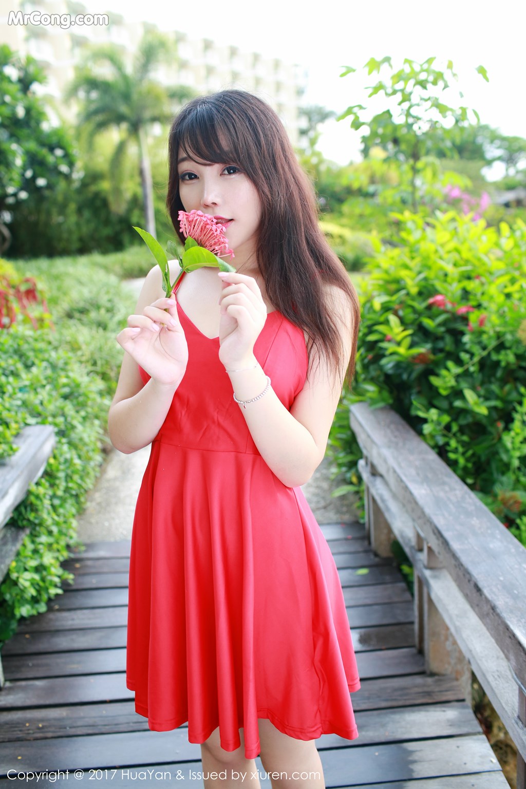 HuaYan Vol.044: Booty (芝芝) (62 images)