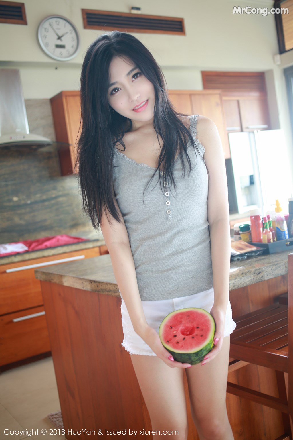 HuaYan Vol.054: Sabrina (许诺) (31 images)