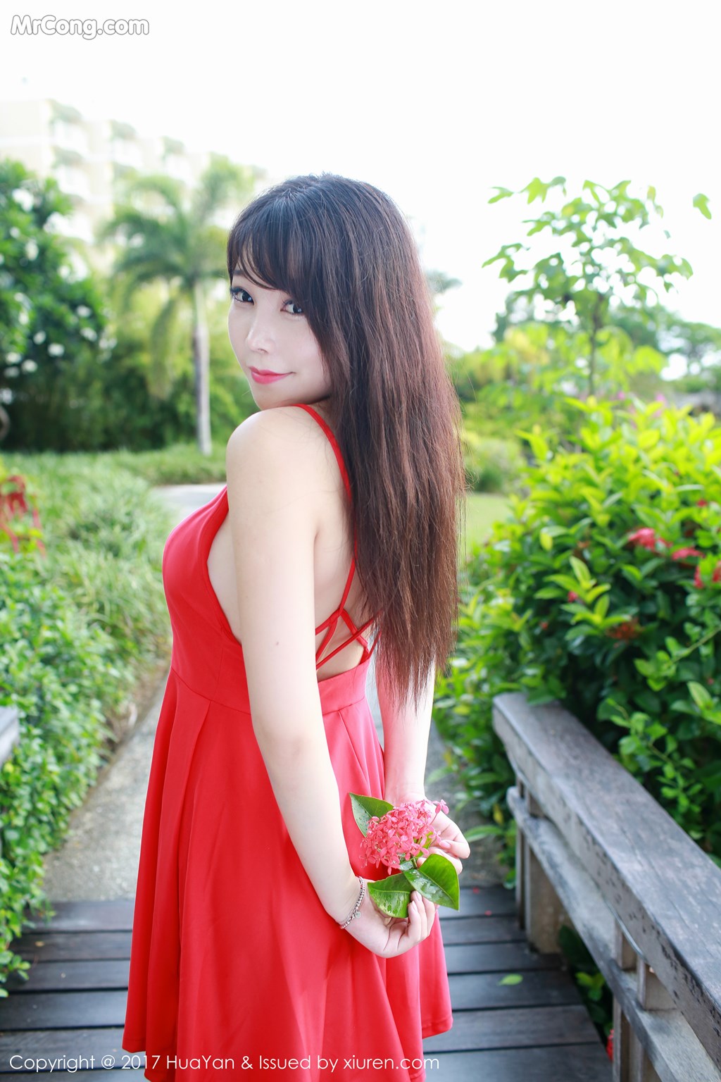 HuaYan Vol.044: Booty (芝芝) (62 images)