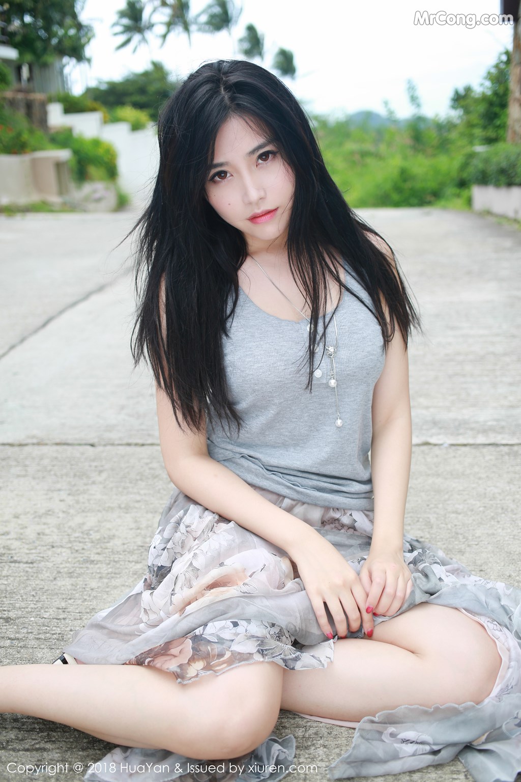 HuaYan Vol.054: Sabrina (许诺) (31 images)