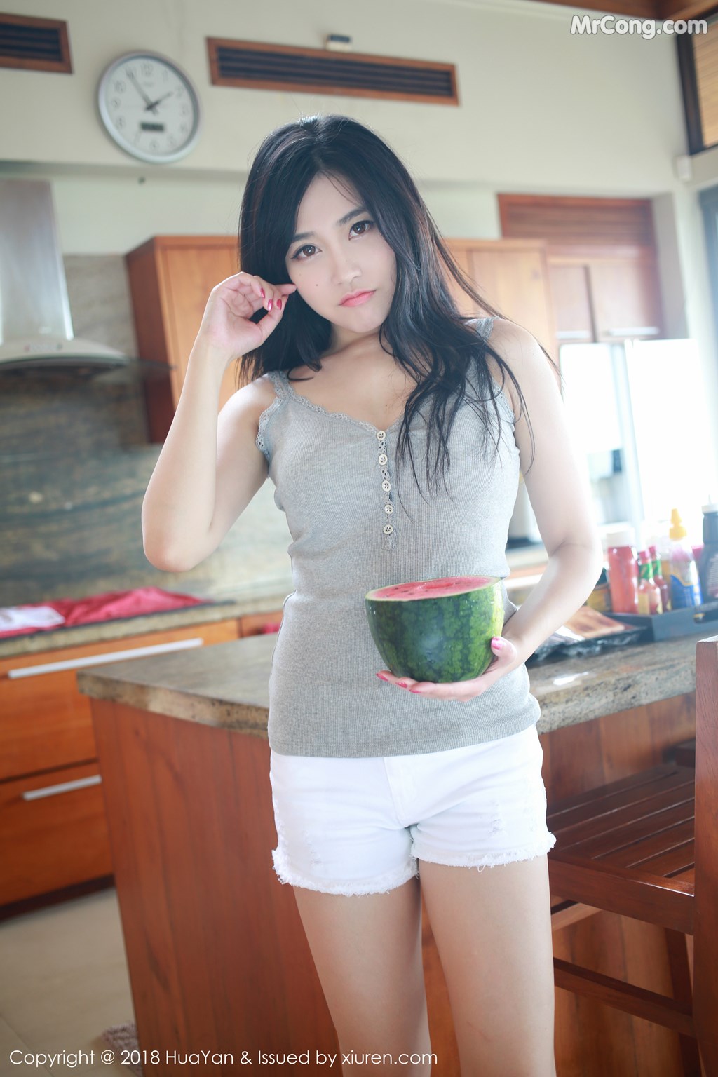 HuaYan Vol.054: Sabrina (许诺) (31 images)