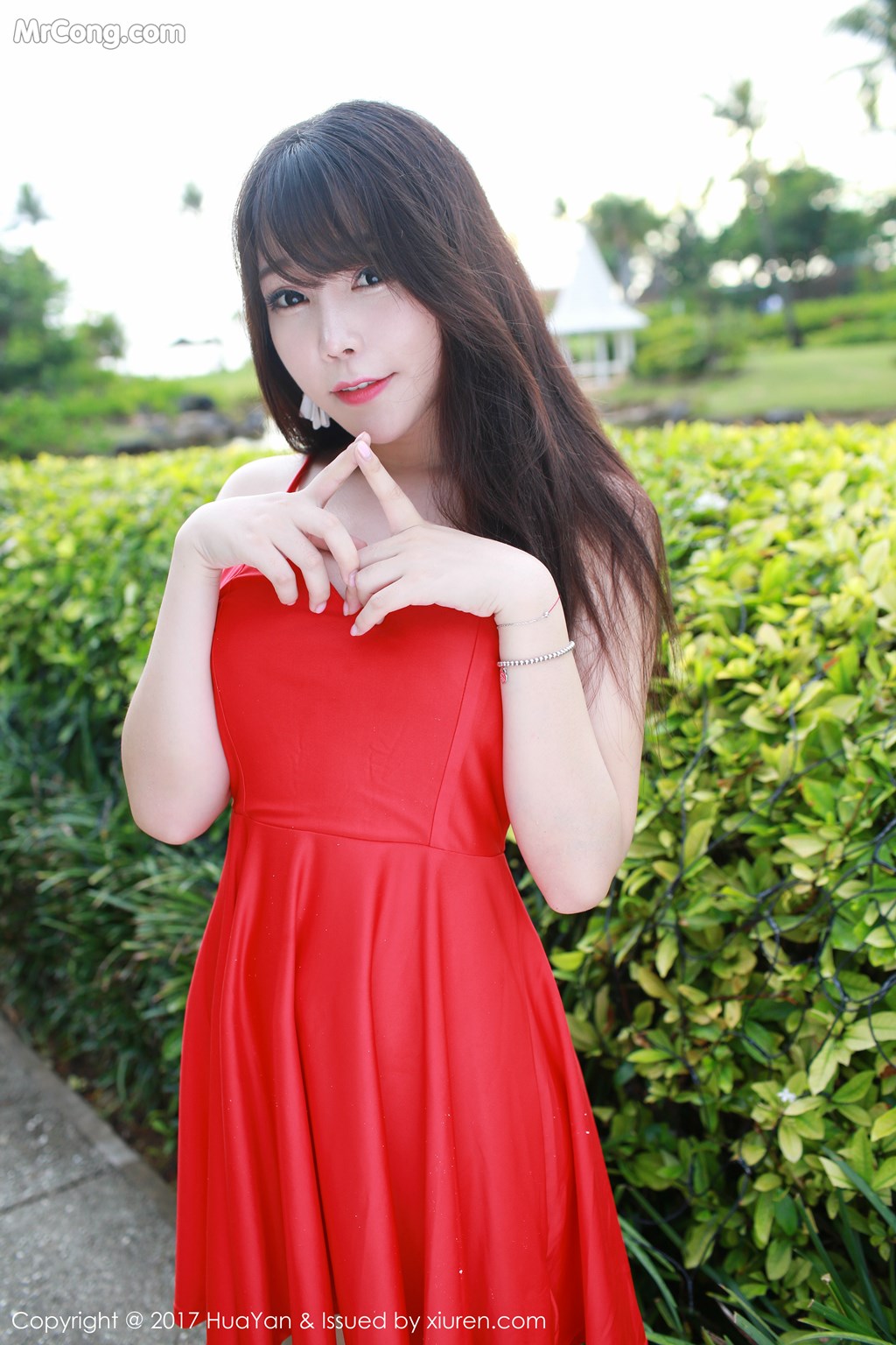 HuaYan Vol.044: Booty (芝芝) (62 images)