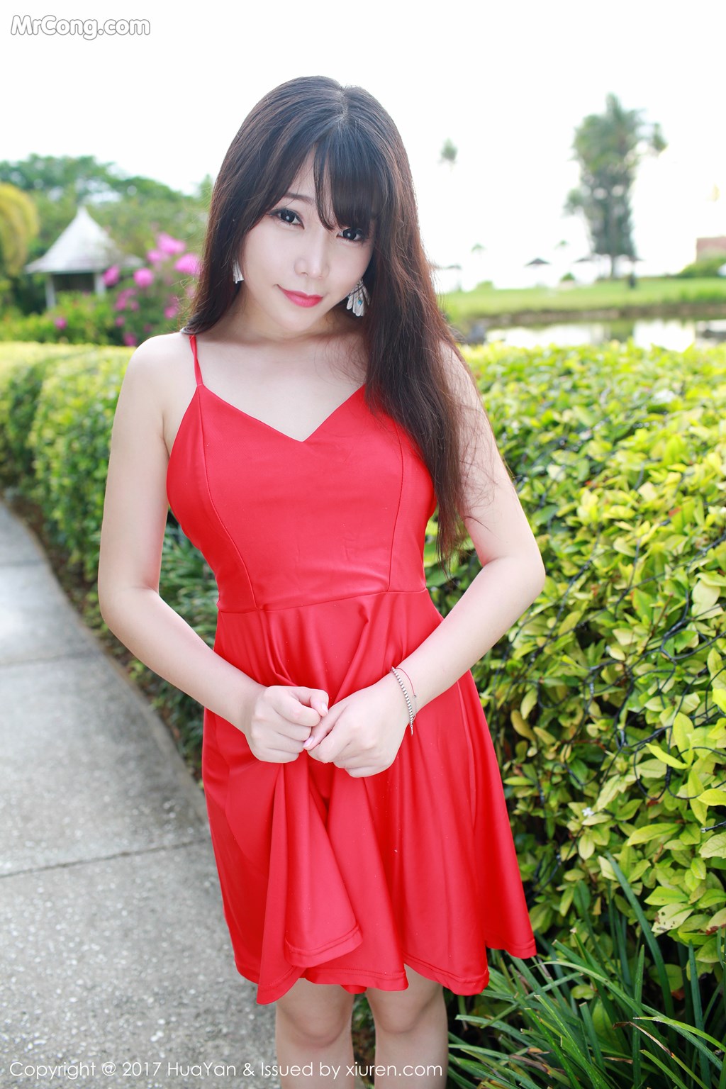 HuaYan Vol.044: Booty (芝芝) (62 images)