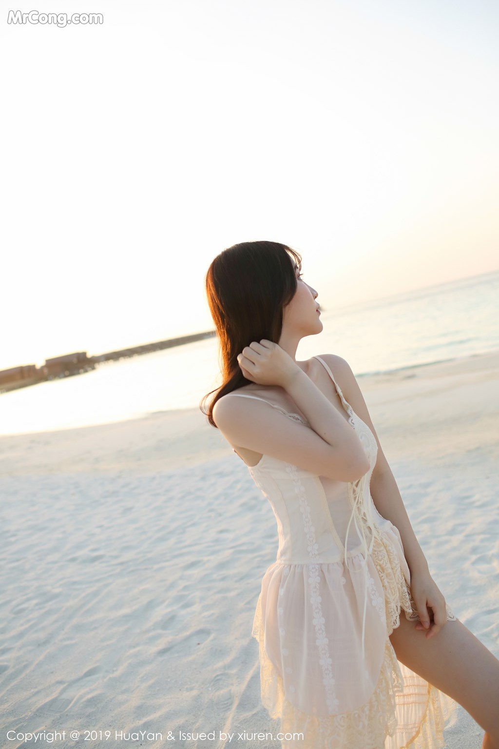 HuaYan Vol.068: 绯月樱-Cherry (52 images)