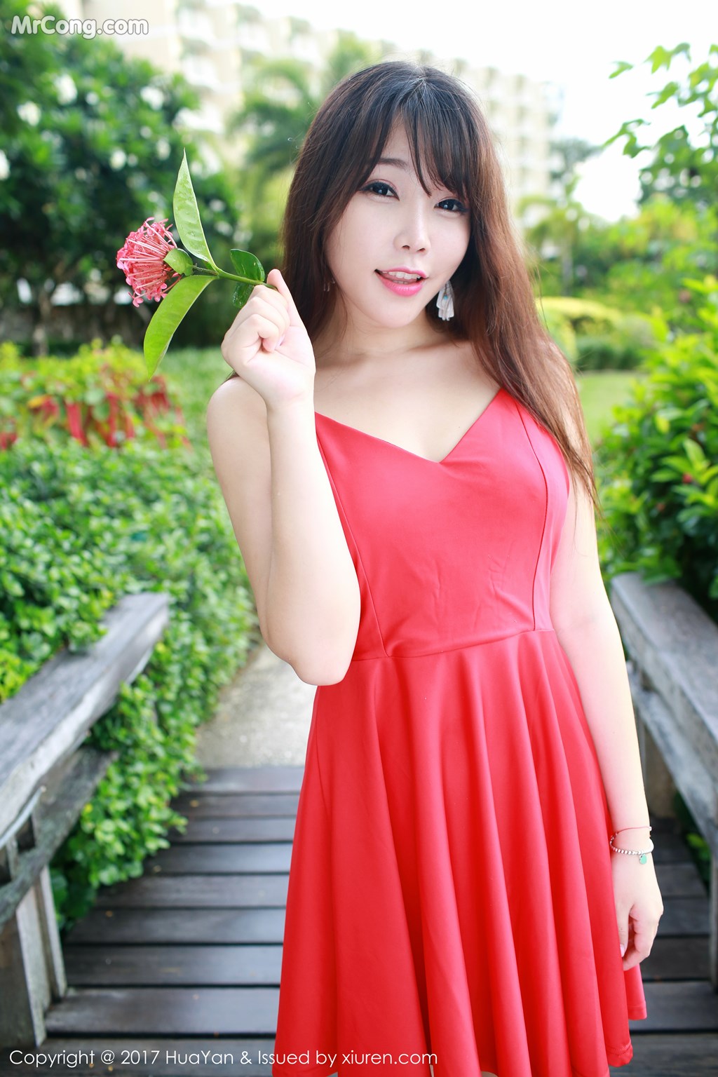 HuaYan Vol.044: Booty (芝芝) (62 images)