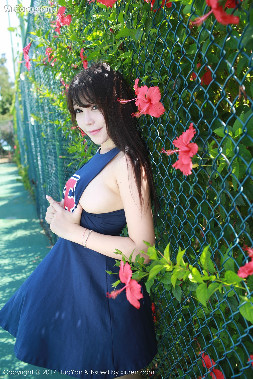 HuaYan Vol.049: Booty (芝芝) (56 images)