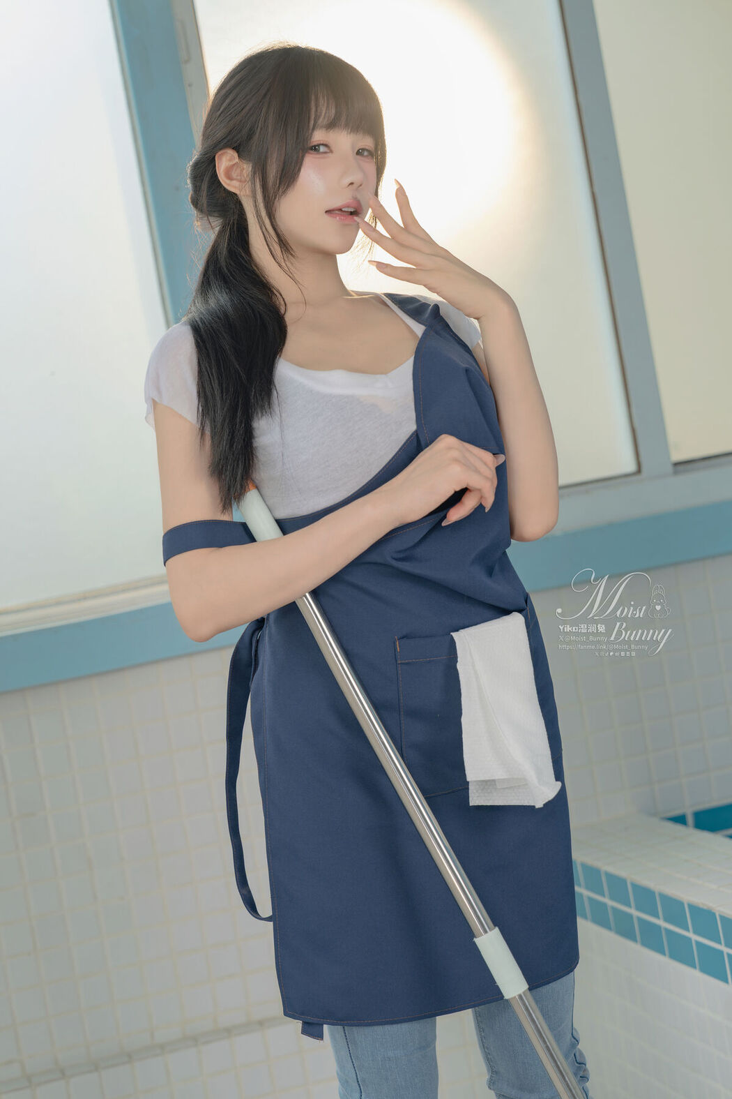 Coser@黏黏团子兔 &#8211; 09月作品『钱汤の女将』每夜 Part01 (55P &#8211; 2V)