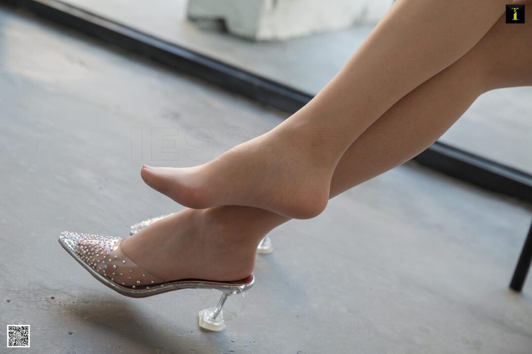 IESS异思趣向 No.715 Zi Wei