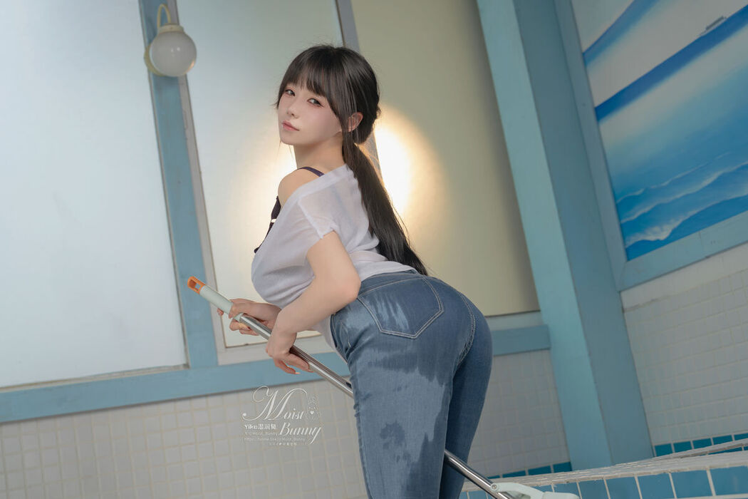 Coser@黏黏团子兔 &#8211; 09月作品『钱汤の女将』每夜 Part01 (55P &#8211; 2V)