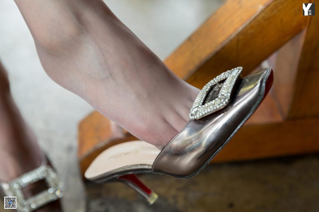 IESS异思趣向 No.746 Zi Wei