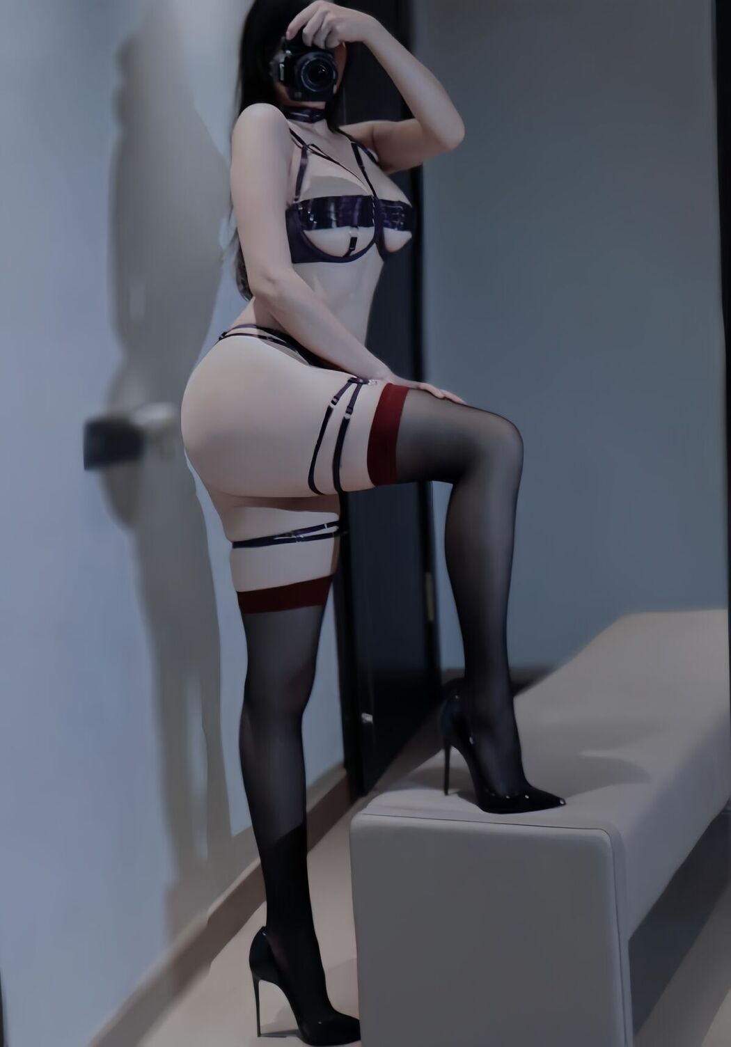 Ke Ke Xi YYY 可可西yyy &#8211; 紫色情趣 (20P &#8211; 3V)