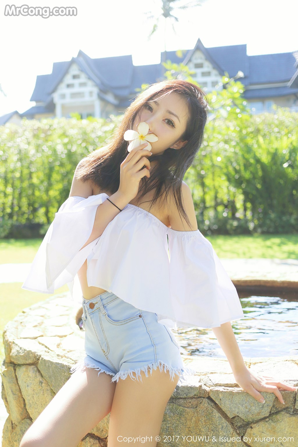 YouMi Vol.027: Yumi (尤美) (41 images) Cover Photo
