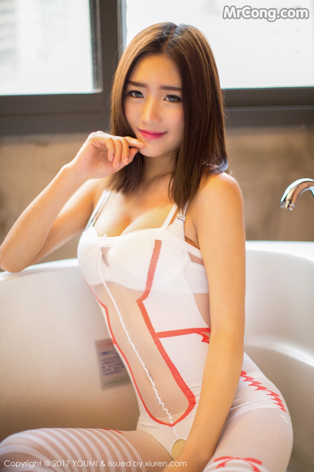 YouMi Vol.015: LIN (周琰琳) (49 images)