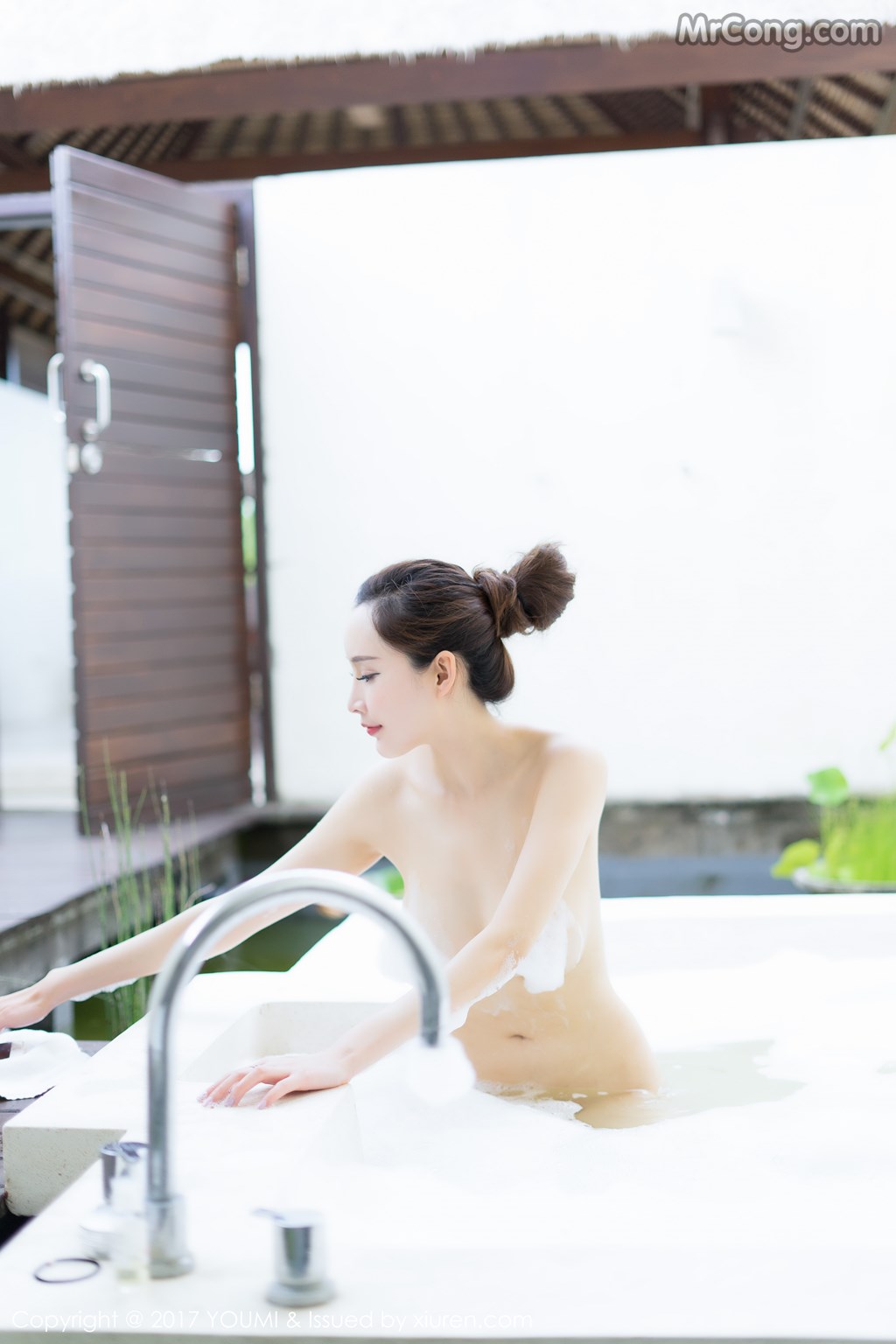 YouMi Vol.049: 土肥圆矮挫穷 (49 images)