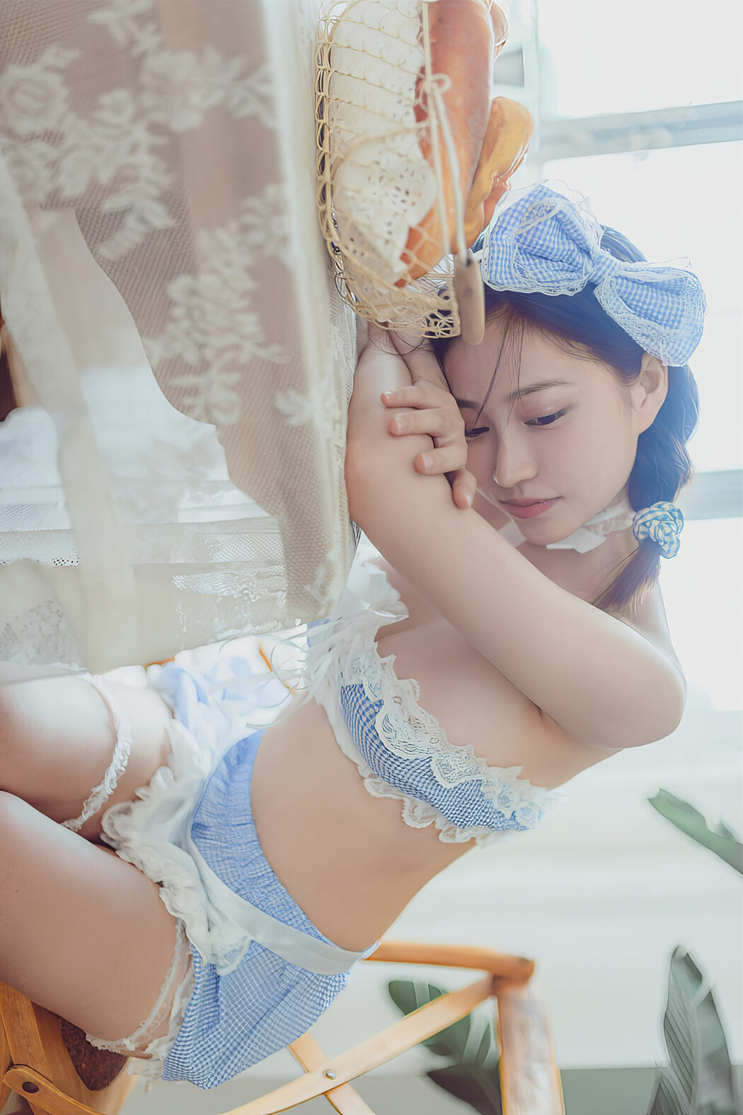 年年Nnian, 写真集 小姐姐厨师 Chef Girl