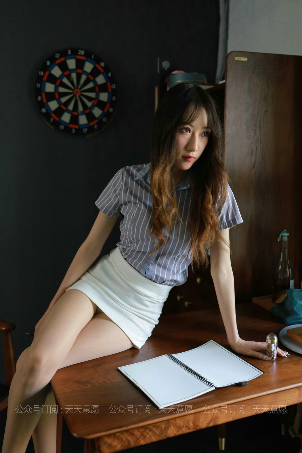 IESS异思趣向 No.829 Yi Yi