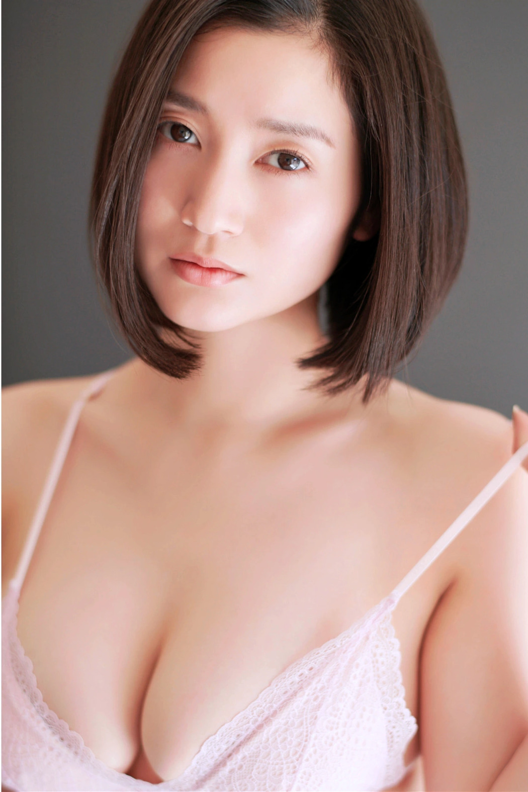 Arisa Deguchi 出口亜梨沙, 週刊現代デジタル写真集 「色めく昼下がり」 Set.01