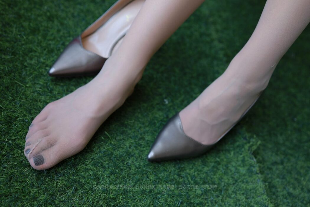 IESS异思趣向 No.823 Yi Yi