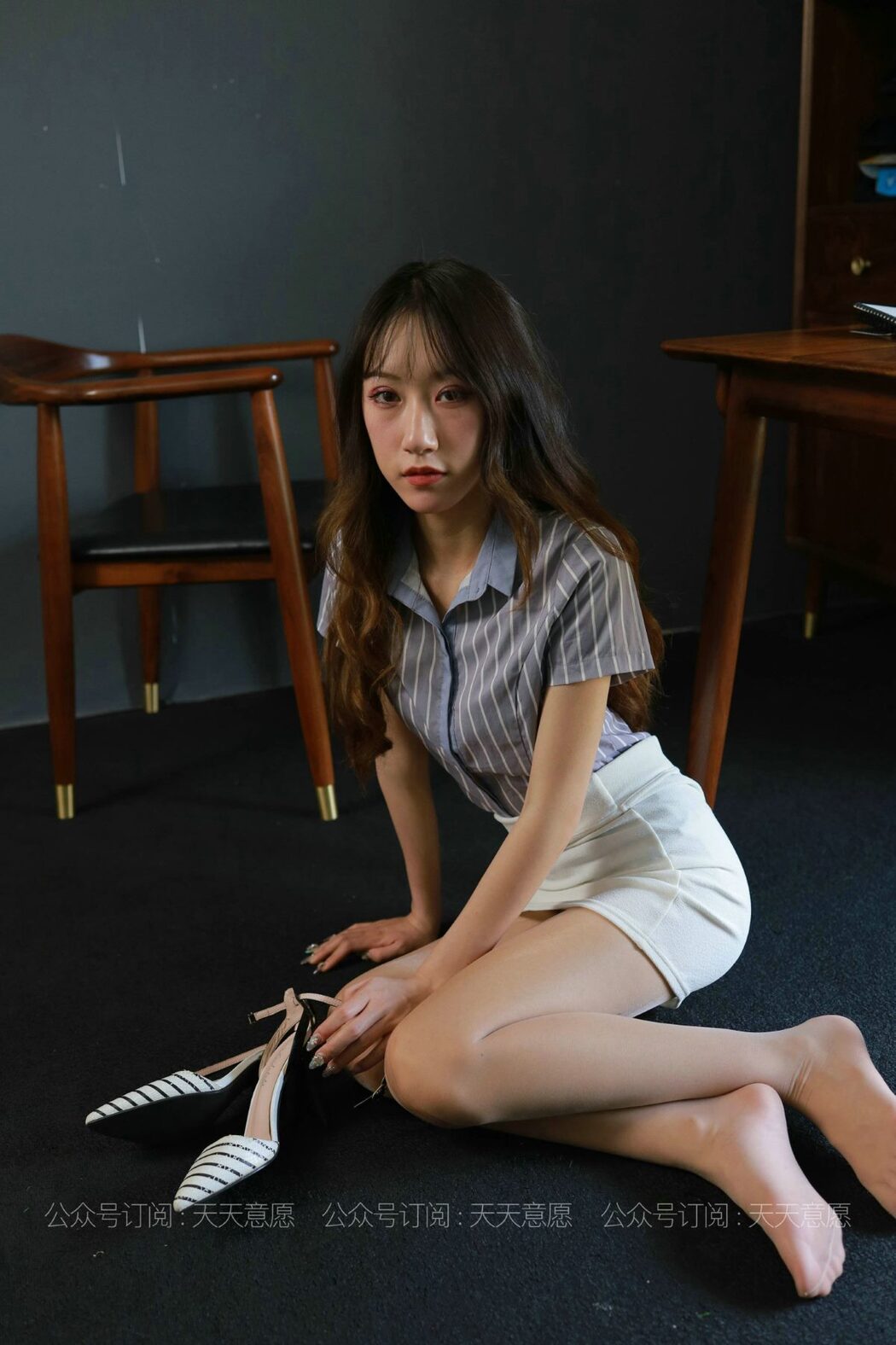 IESS异思趣向 No.829 Yi Yi