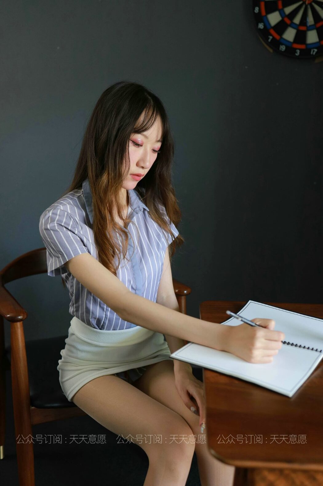 IESS异思趣向 No.829 Yi Yi