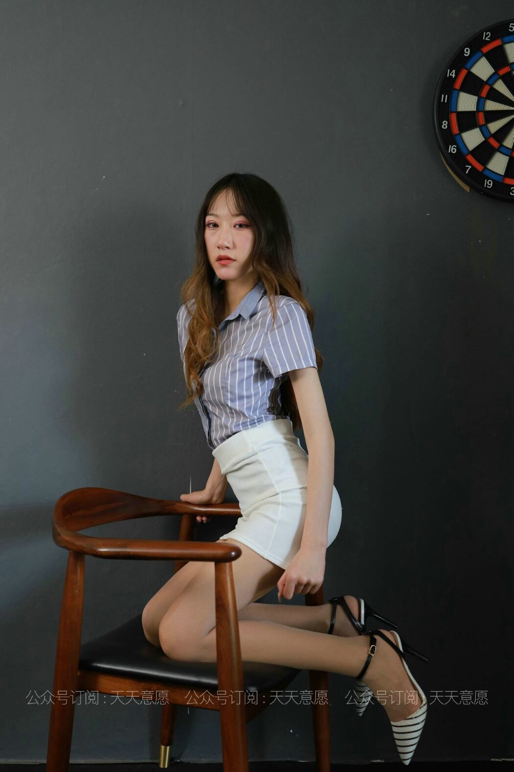 IESS异思趣向 No.829 Yi Yi