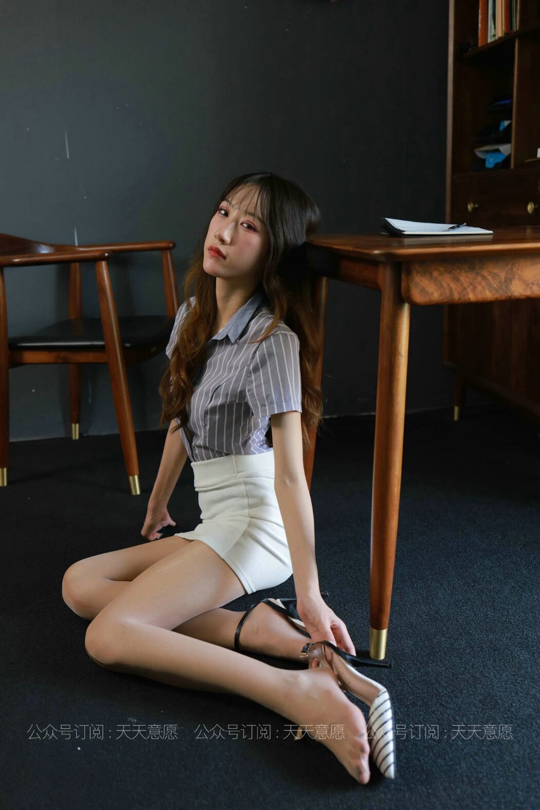 IESS异思趣向 No.829 Yi Yi