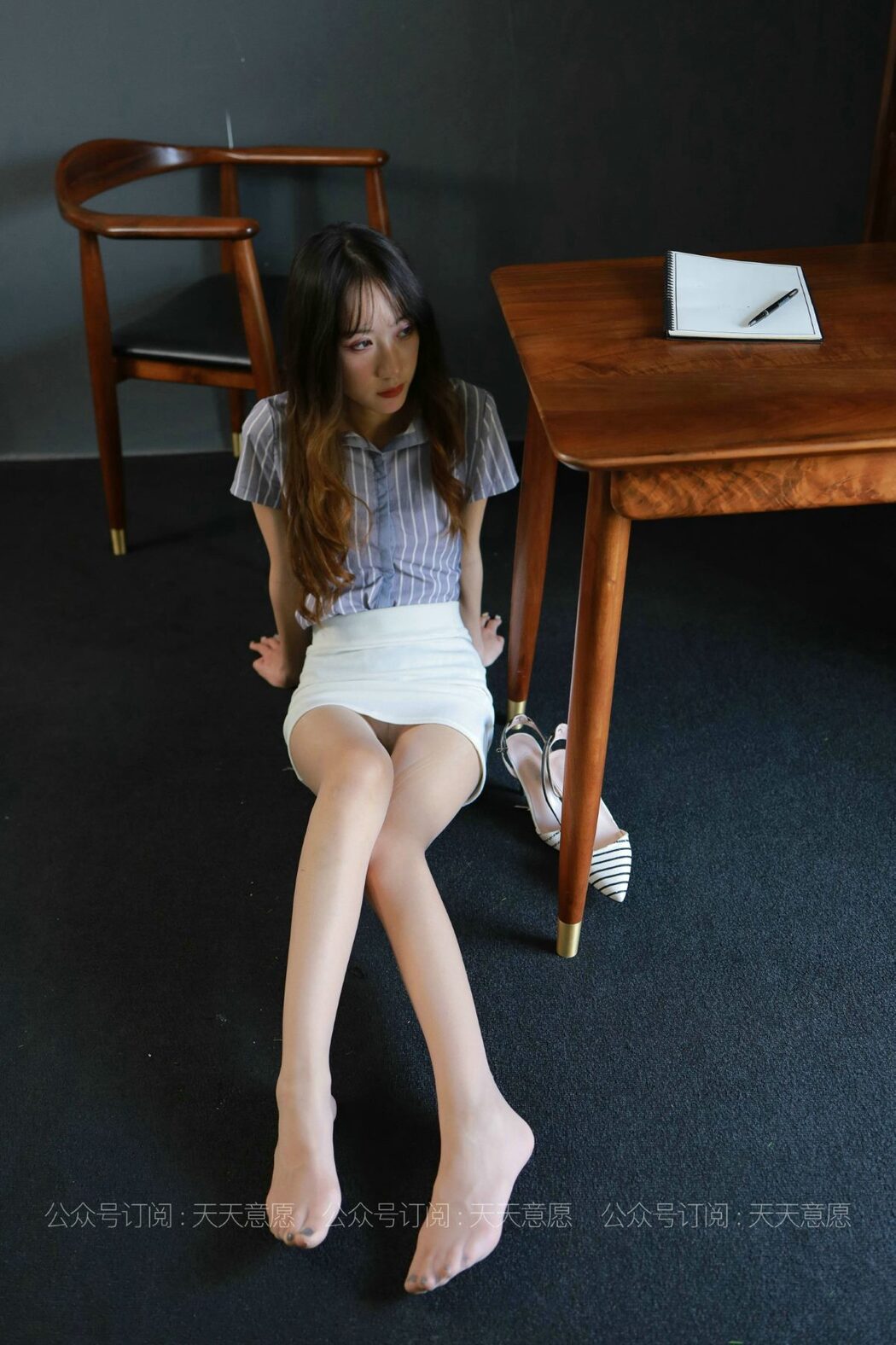 IESS异思趣向 No.829 Yi Yi