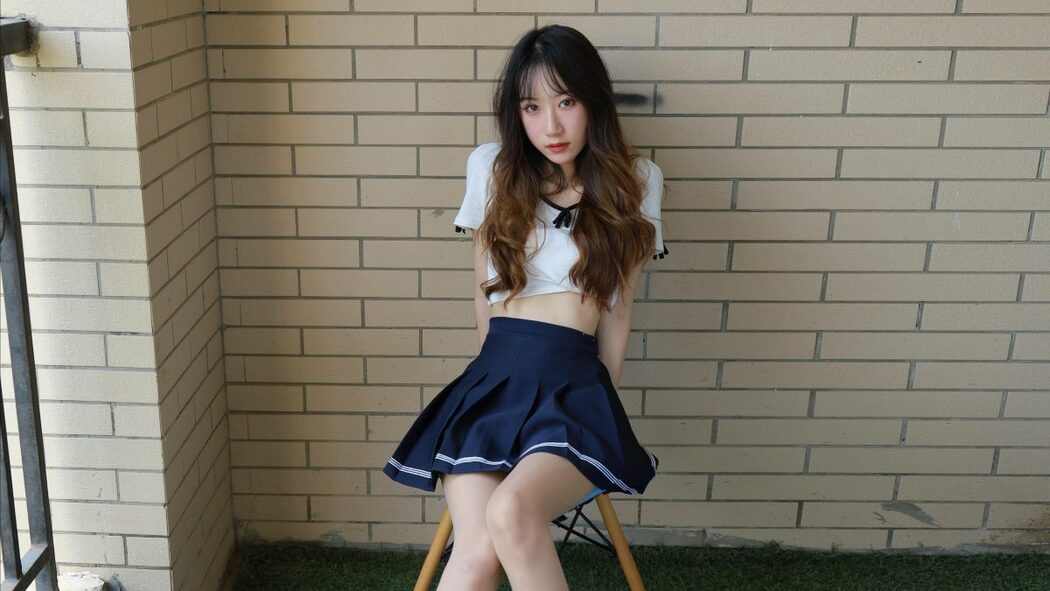 IESS异思趣向 No.823 Yi Yi