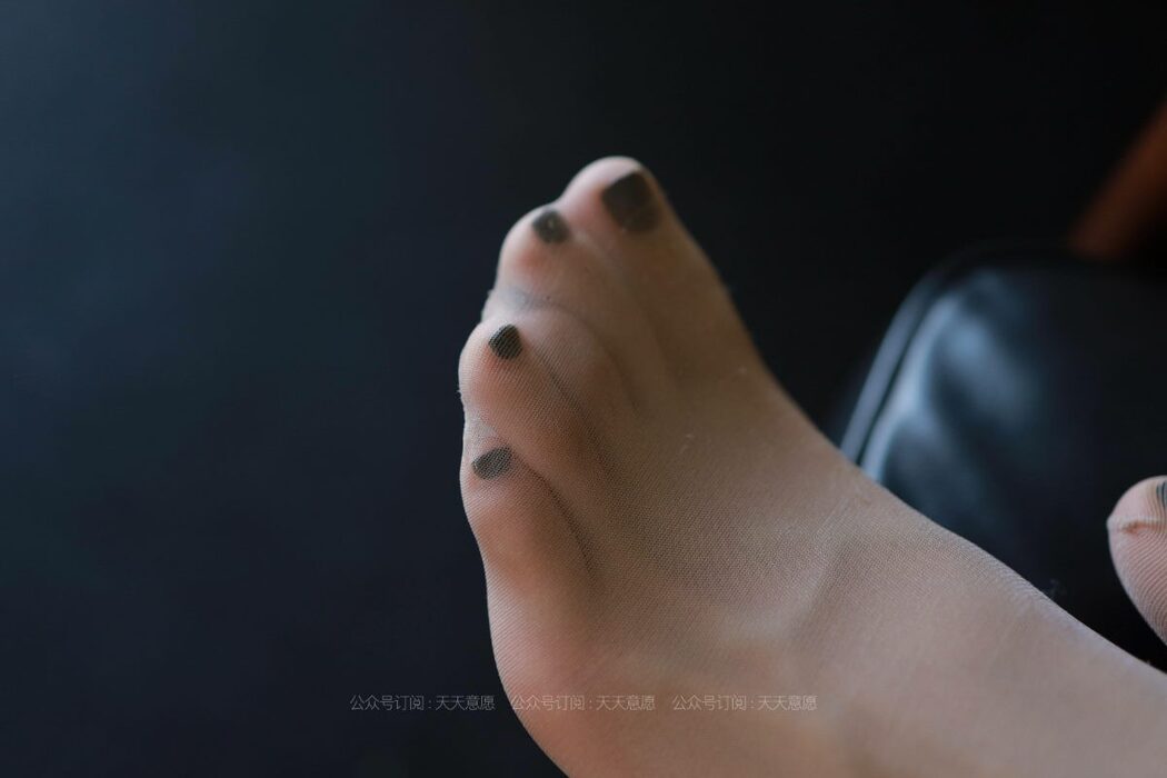 IESS异思趣向 No.841 Yi Yi