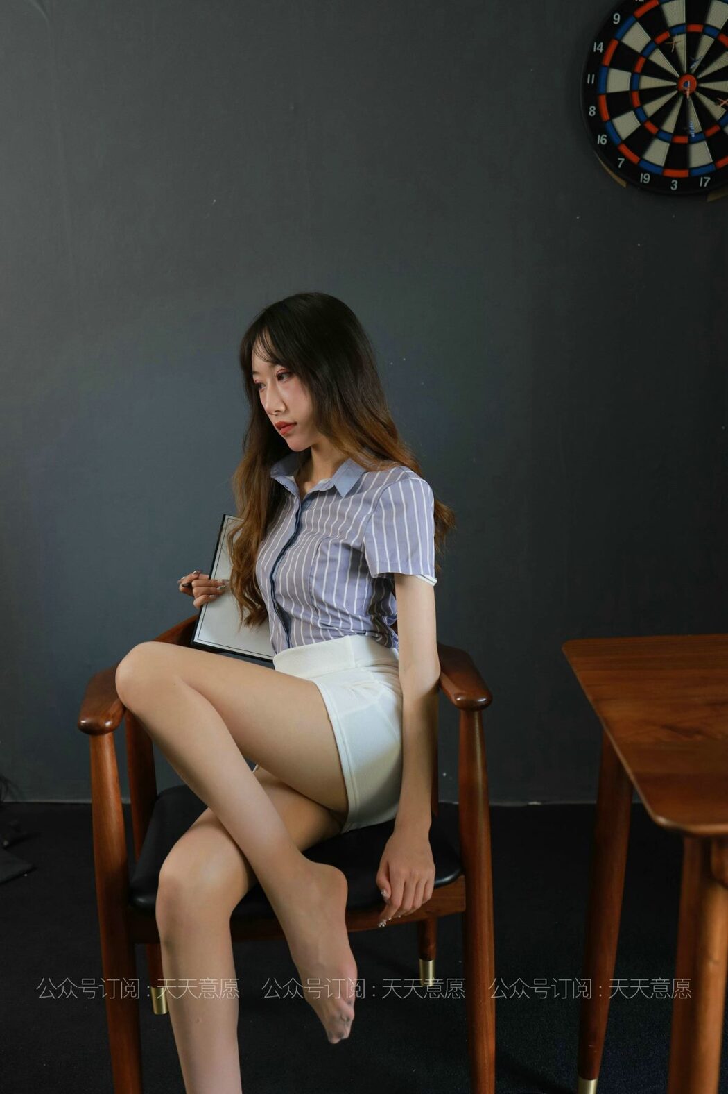 IESS异思趣向 No.829 Yi Yi