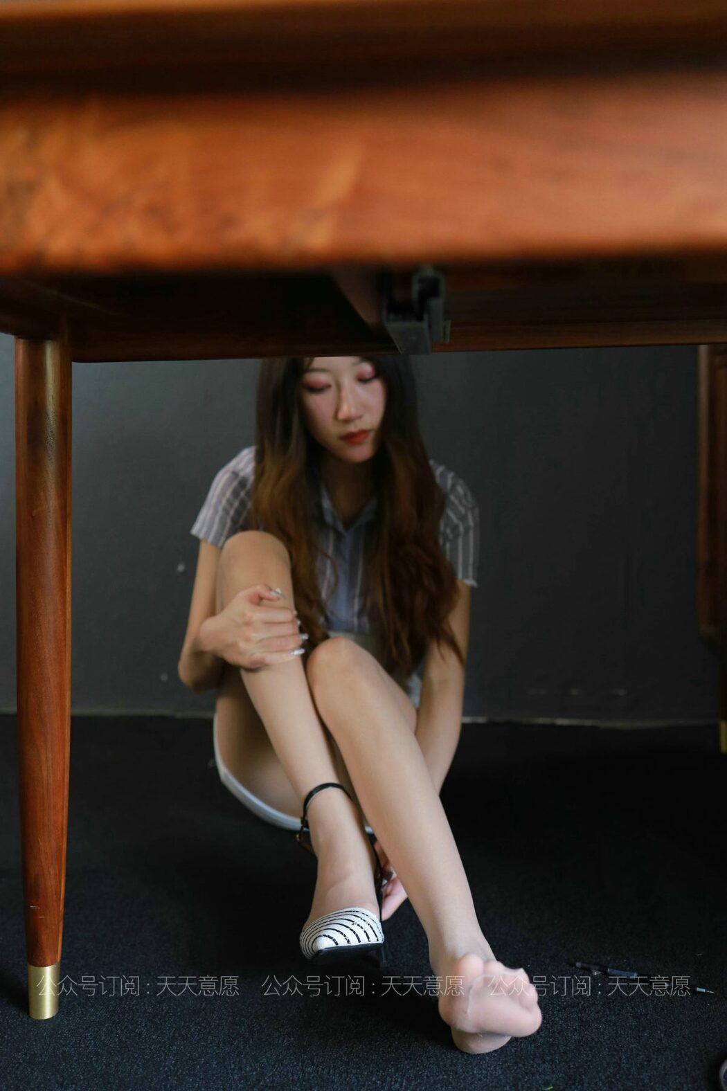 IESS异思趣向 No.829 Yi Yi