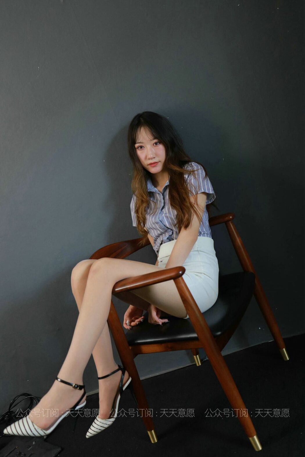 IESS异思趣向 No.829 Yi Yi