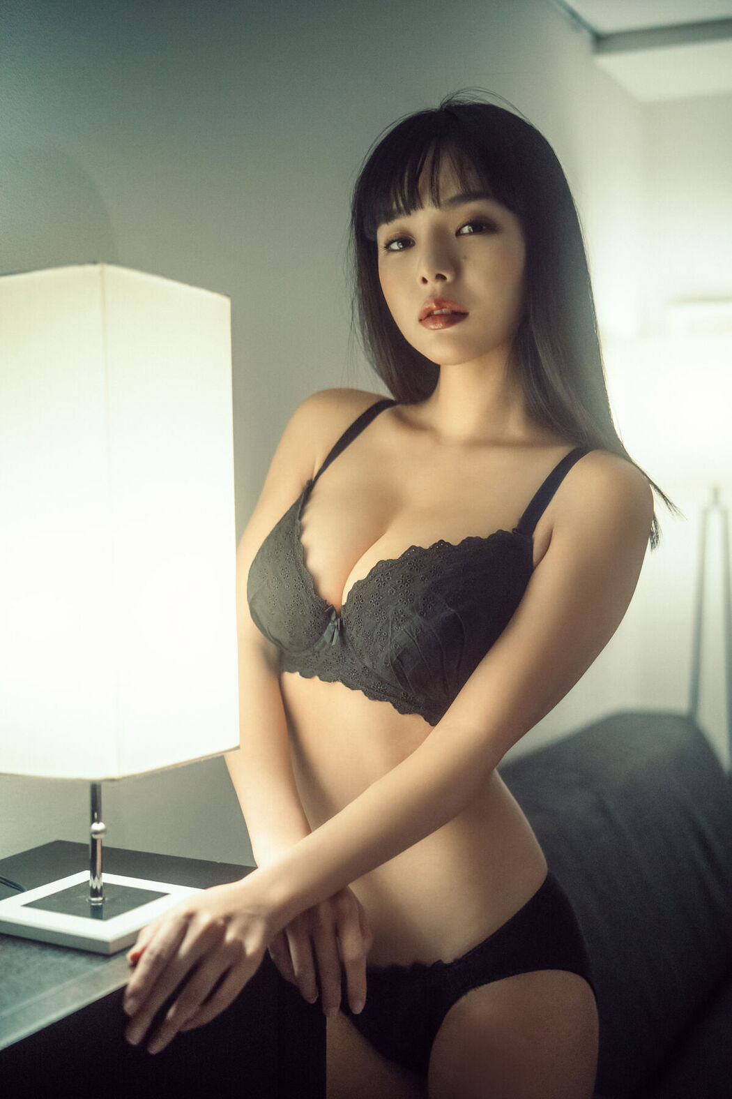 EIMI – Black Bra (82P)