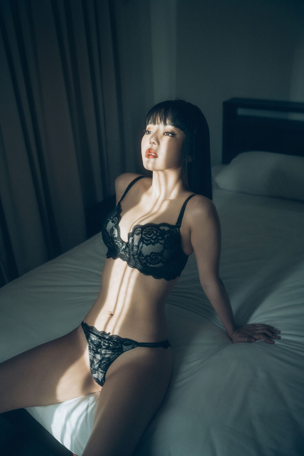 EIMI – Undergarments (88P)