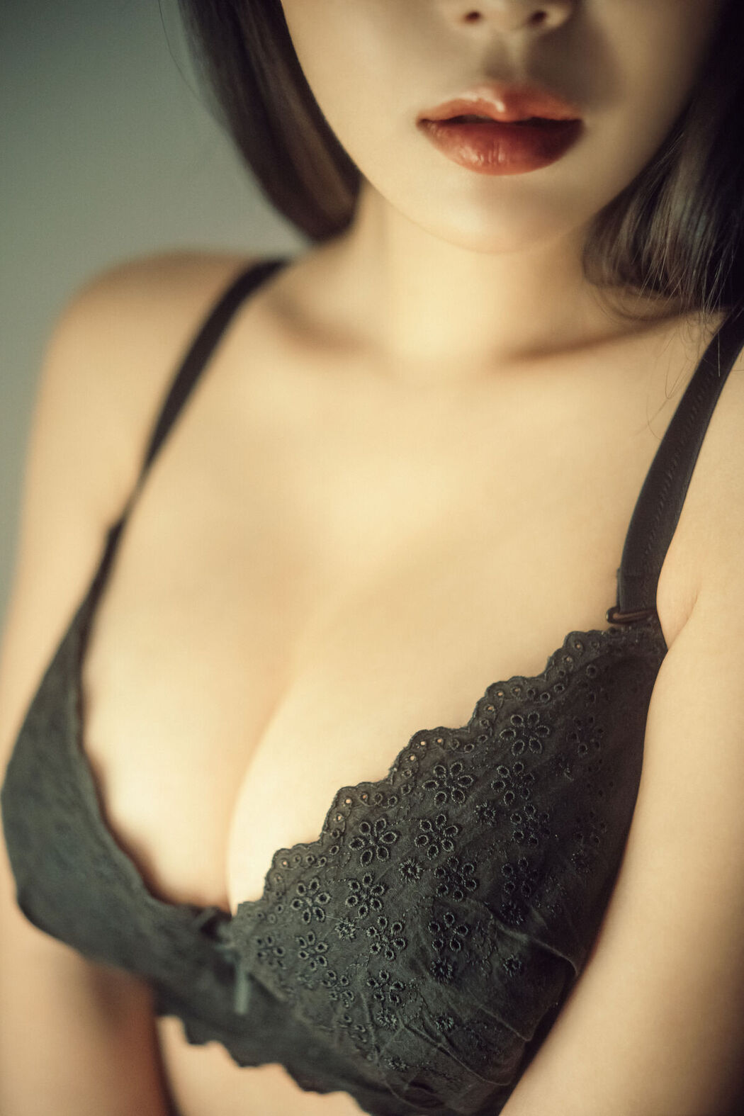 EIMI – Black Bra (82P)