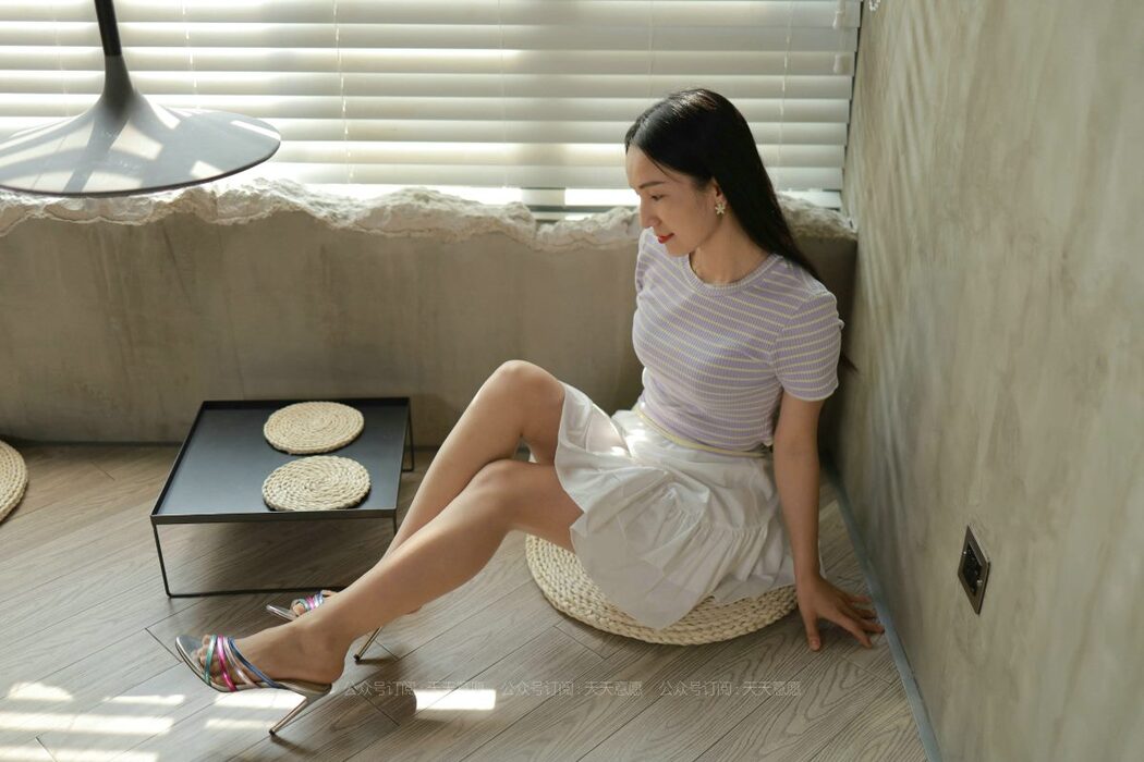 IESS异思趣向 No.875 Li Li