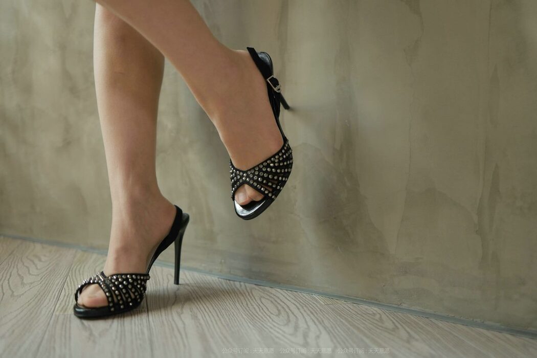 IESS异思趣向 No.923 Li Li