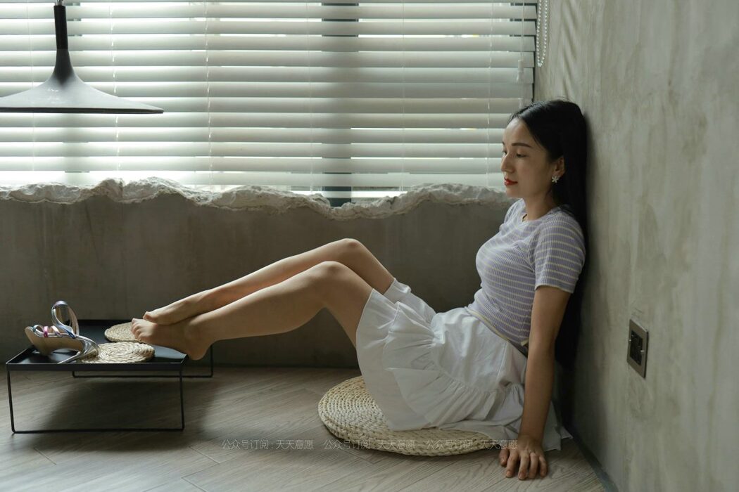 IESS异思趣向 No.875 Li Li