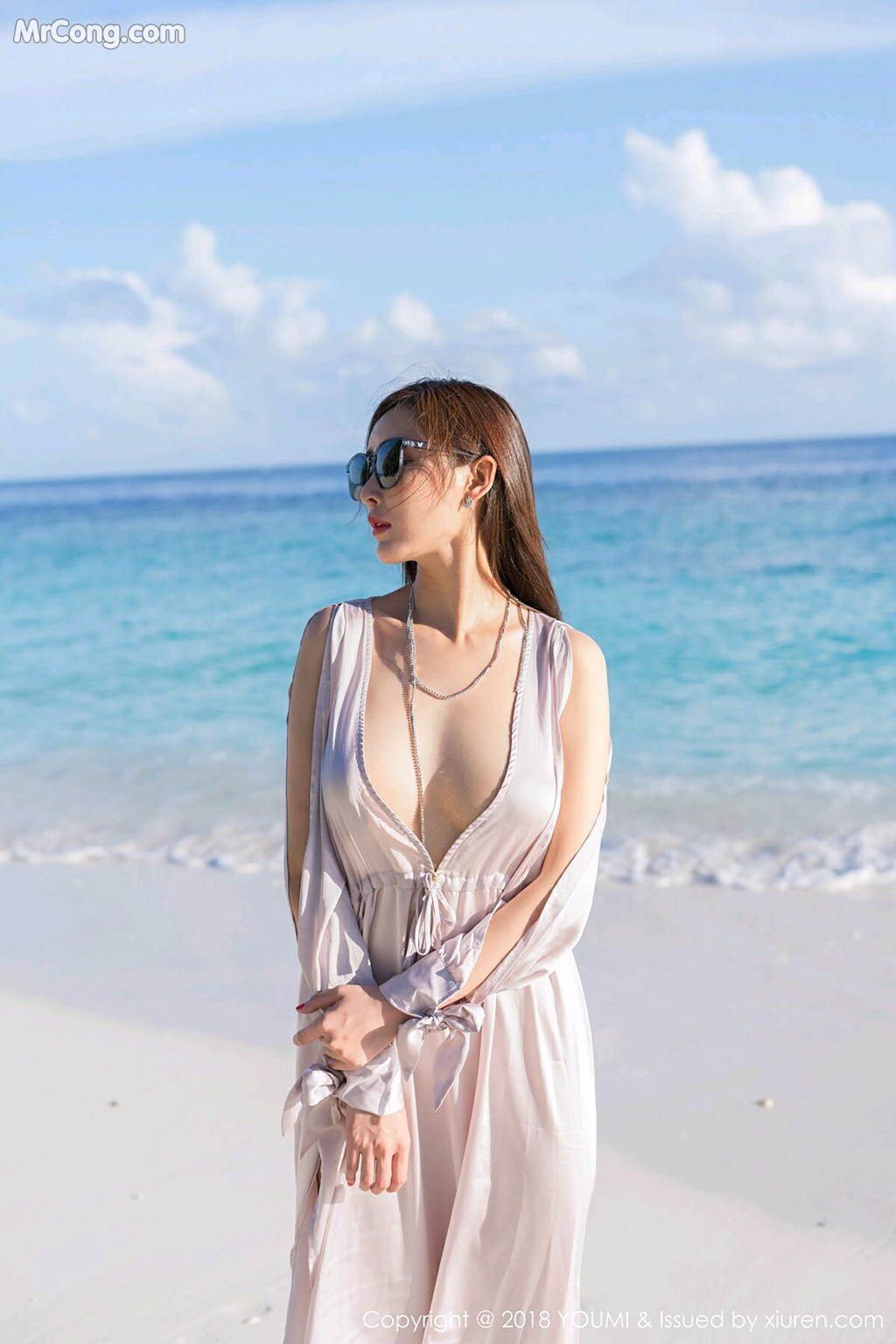 YouMi Vol.230: 奶瓶土肥圆 (44 images)