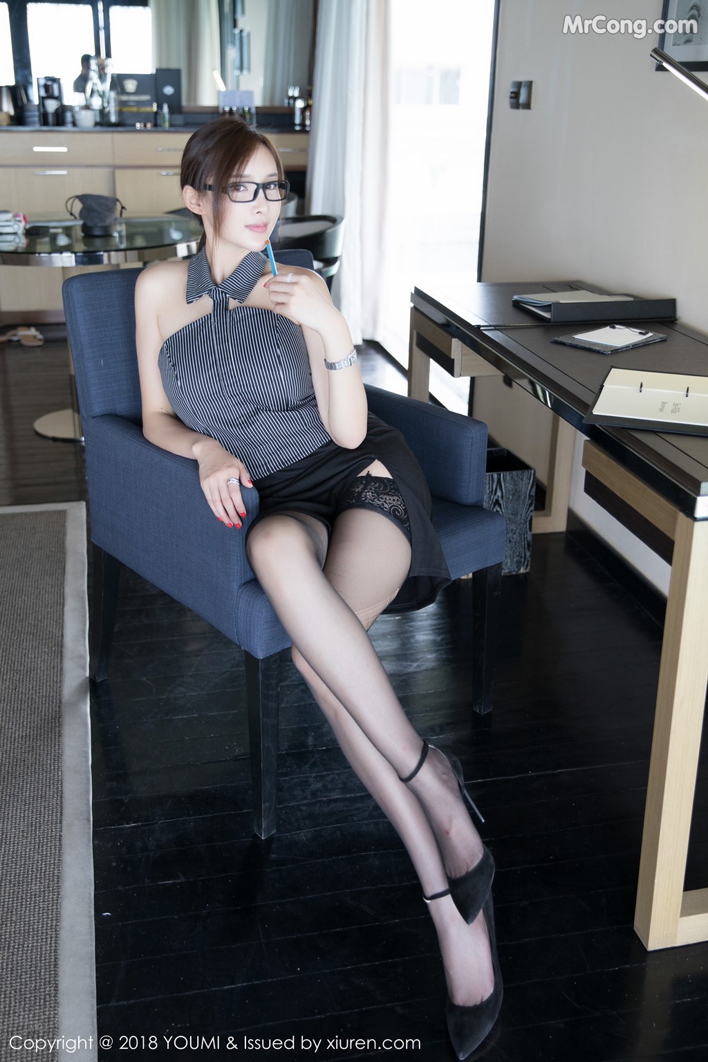 YouMi Vol.217: 奶瓶土肥圆 (47 images)