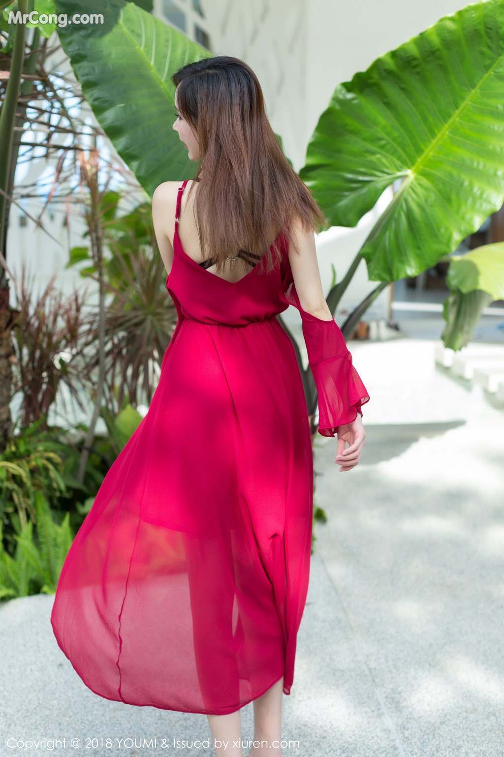 YouMi Vol.223: 奶瓶土肥圆 (49 images)