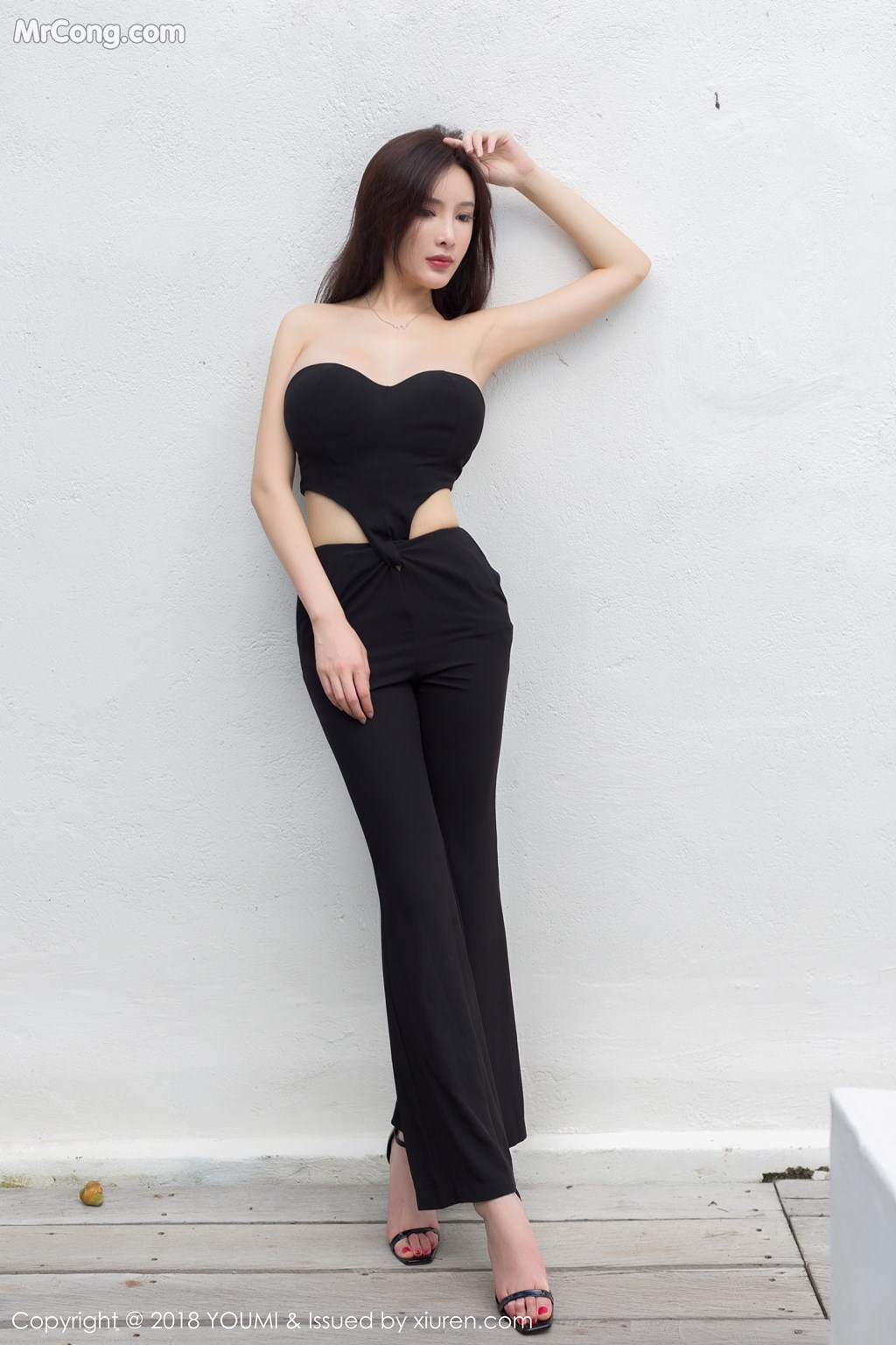 YouMi Vol.204: 奶瓶土肥圆 (50 images)