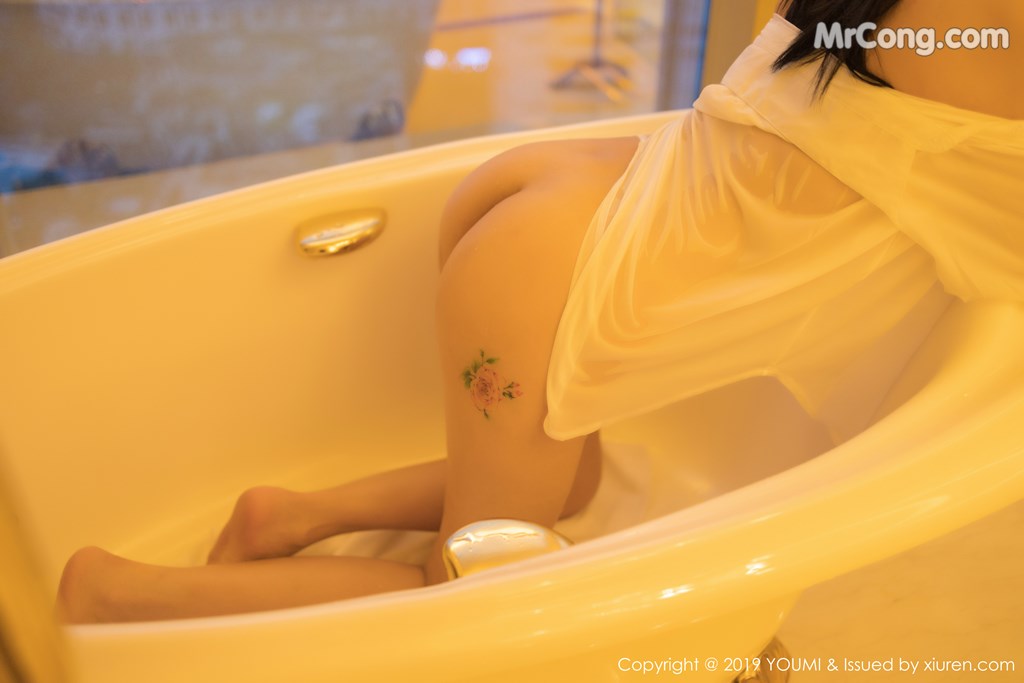 YouMi Vol.388: Victoria (果儿) (50 images)