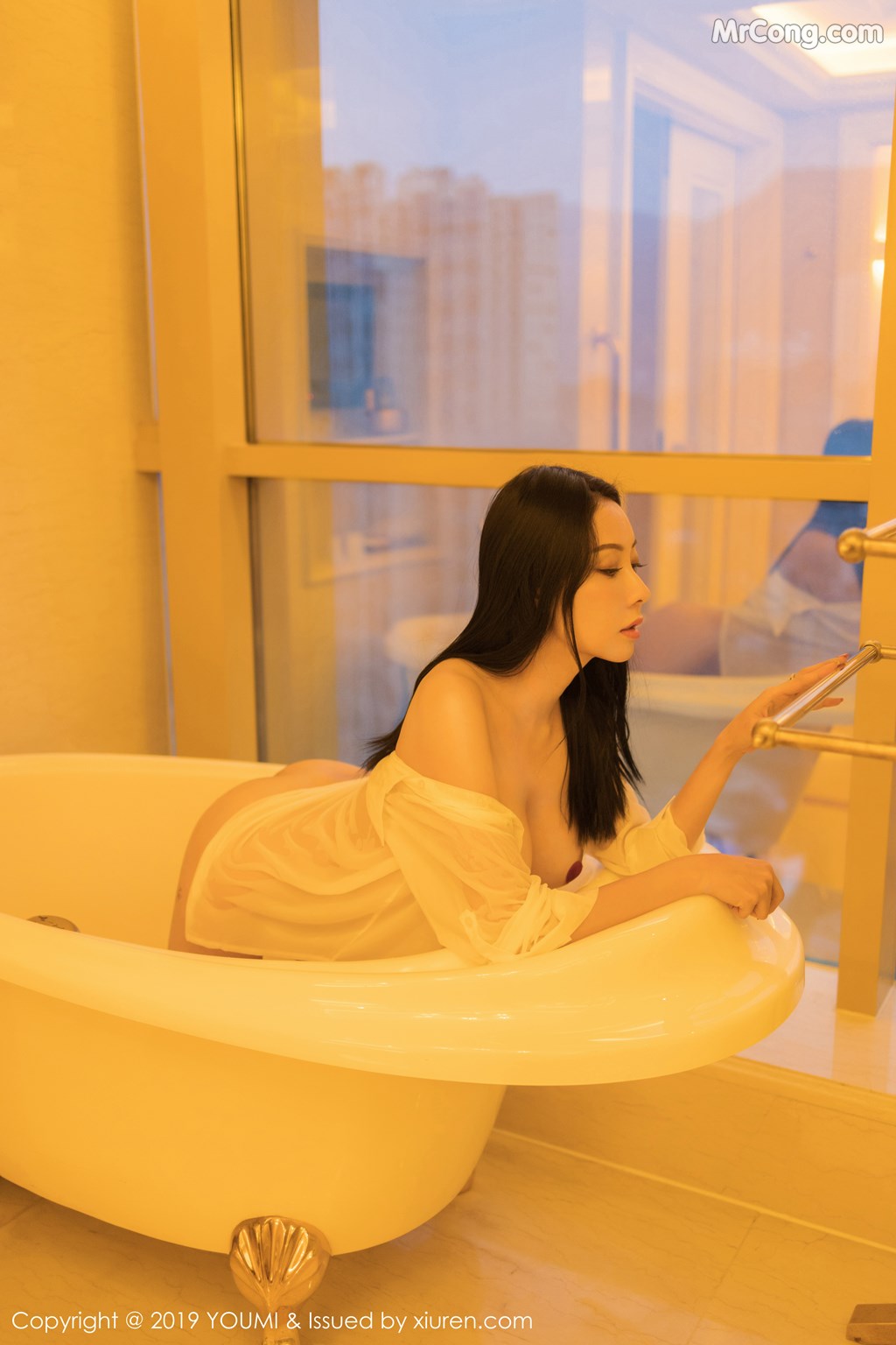 YouMi Vol.388: Victoria (果儿) (50 images)