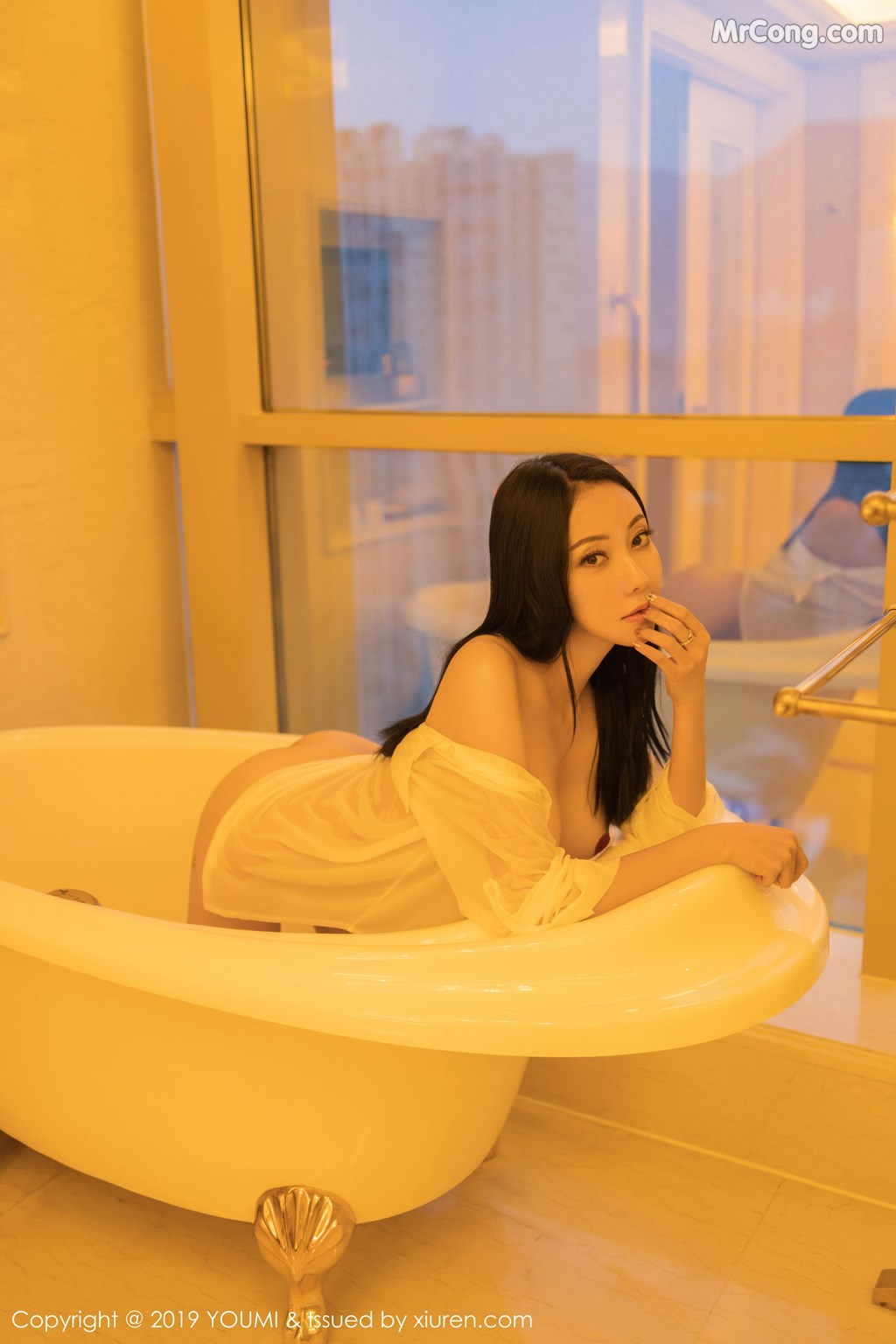 YouMi Vol.388: Victoria (果儿) (50 images)