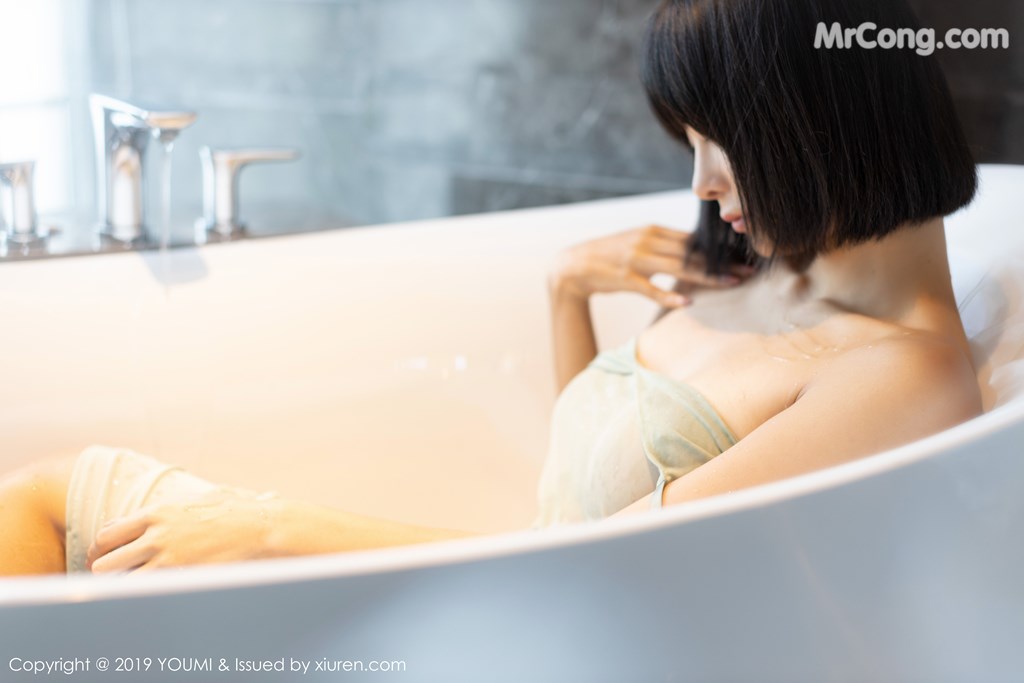 YouMi Vol.370: 蓝夏Akasha (43 images)