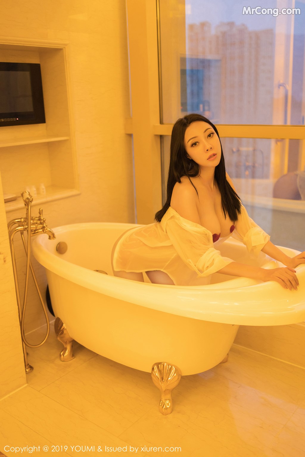 YouMi Vol.388: Victoria (果儿) (50 images)