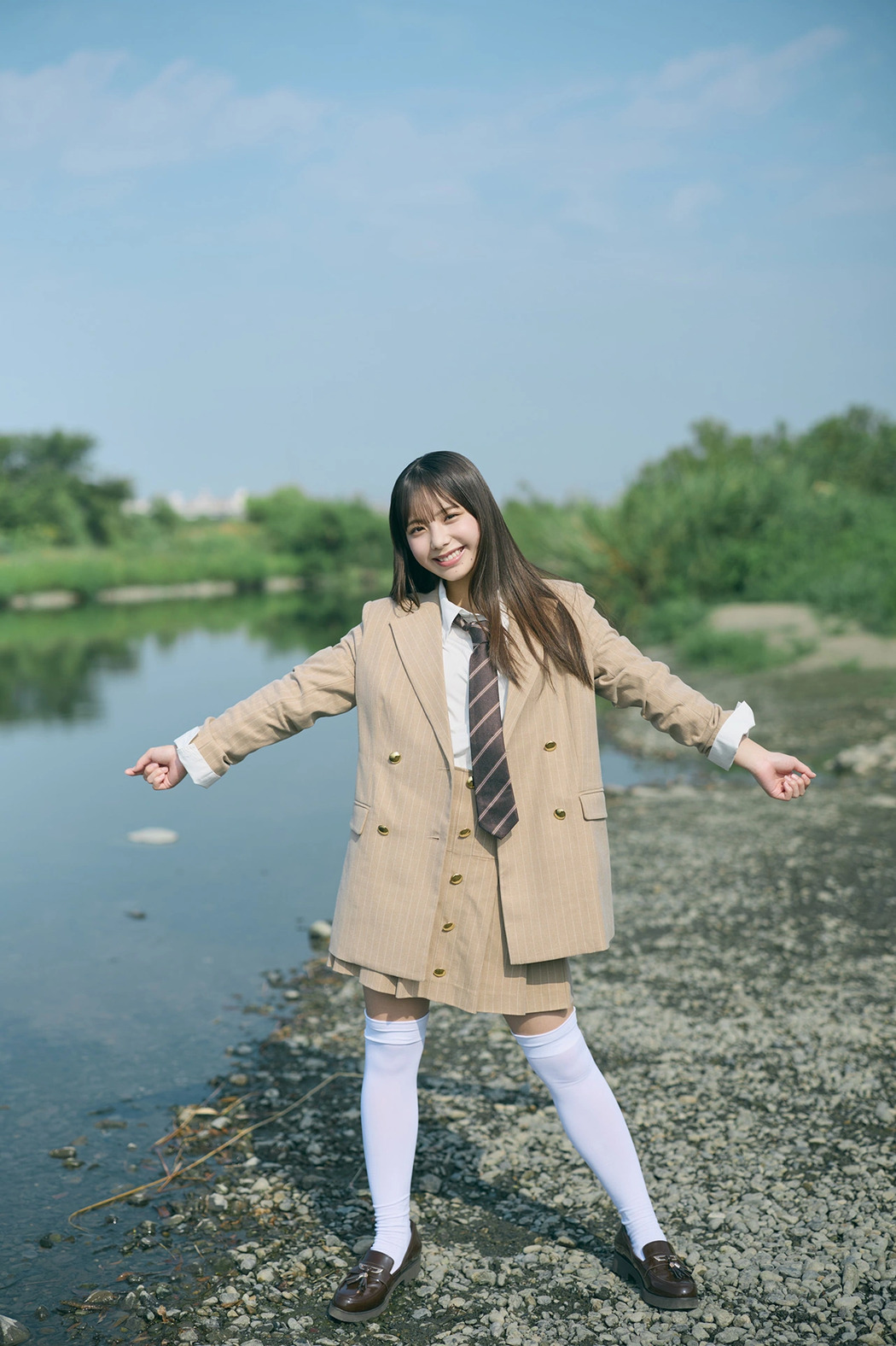 Izuki Shimoda 下田衣珠季, Young Magazine 2025 No.44 (ヤングマガジン 2025年44号)